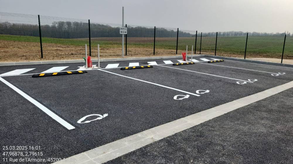 parking borne electrique 8 aae.jpg